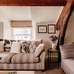Gable End, Luxury Apartment,