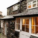 Апартаменты Gable End, Luxury Apartment,