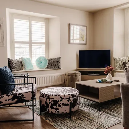 Gable End, Luxury Apartment, *