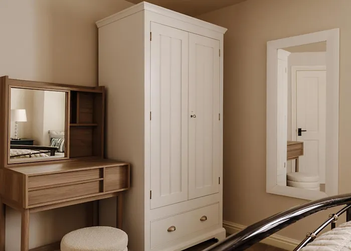 Gable End, Luxury Apartment, *